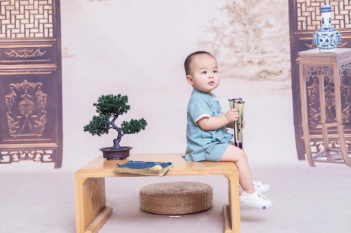 弥勒可爱的企鹅宝宝